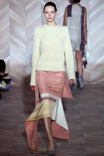Look 30